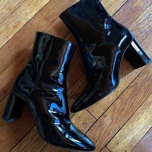 Saint Laurent Lou Patent leather Ankle Boots